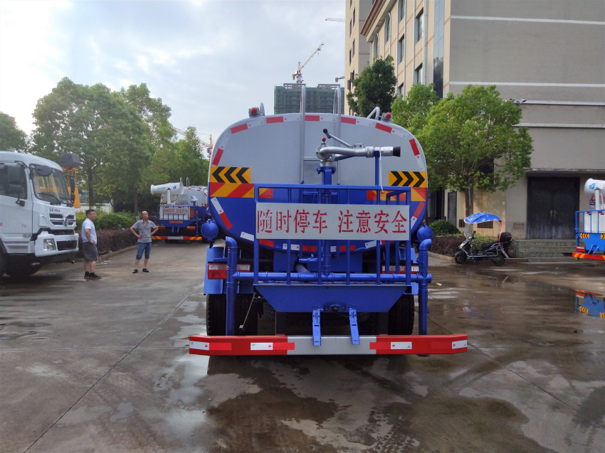 湖北程力灑水車制造廠家 湖北程力灑水車制造廠家