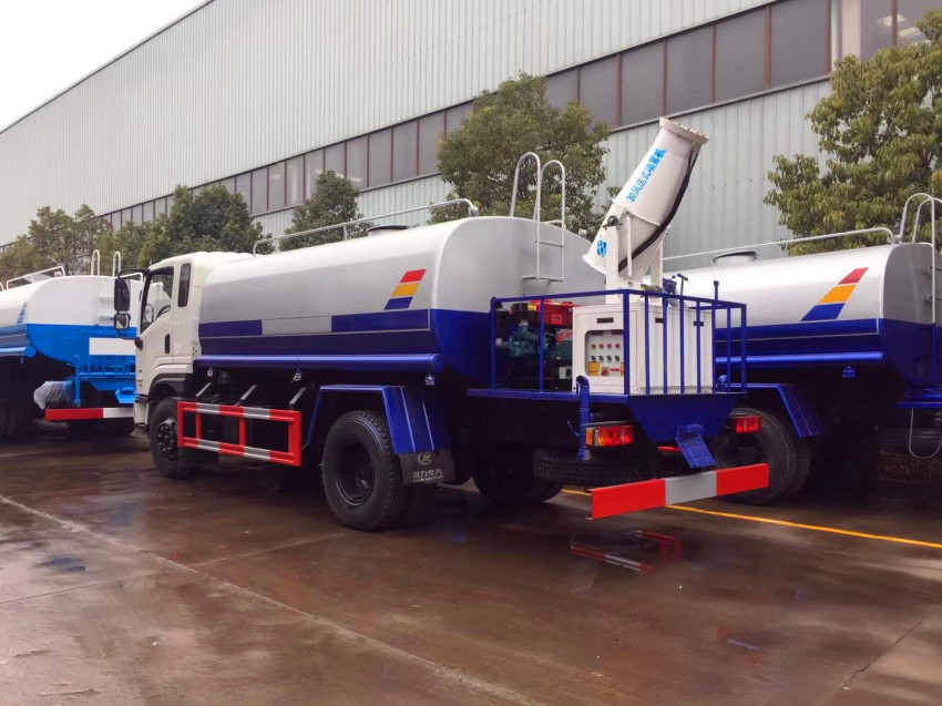 十方灑水車 十方灑水車