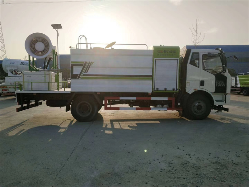 12噸解放霧炮車(chē)圖片 12噸解放霧炮車(chē)圖片