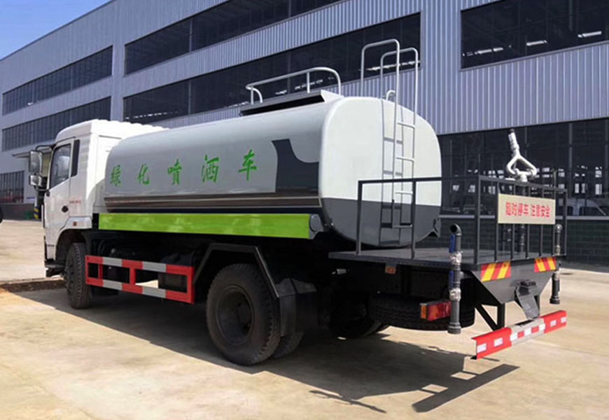 東風專底12噸灑水車后面圖